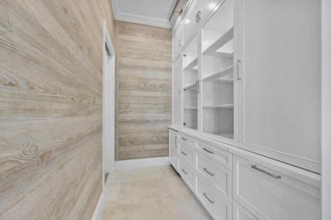 House in Jupiter, Florida 4 bedrooms, 259.75 sq.m. № 2082048 - photo 19