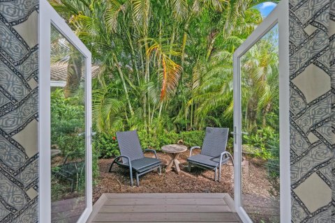 House in Jupiter, Florida 4 bedrooms, 259.75 sq.m. № 2082048 - photo 30