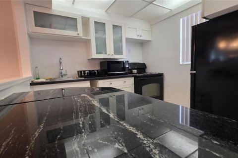 Condominio en venta en Lauderdale Lakes, Florida, 1 dormitorio, 63.55 m2 № 2153900 - foto 18