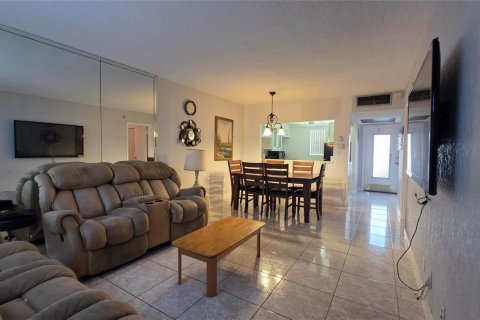 Condominio en venta en Lauderdale Lakes, Florida, 1 dormitorio, 63.55 m2 № 2153900 - foto 10
