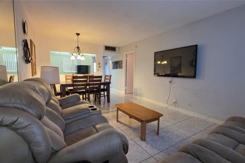 Condominio en venta en Lauderdale Lakes, Florida, 1 dormitorio, 63.55 m2 № 2153900 - foto 9
