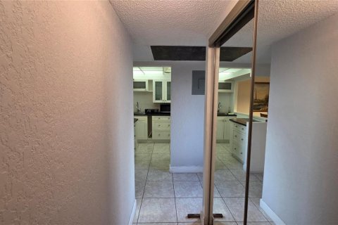 Condominio en venta en Lauderdale Lakes, Florida, 1 dormitorio, 63.55 m2 № 2153900 - foto 16