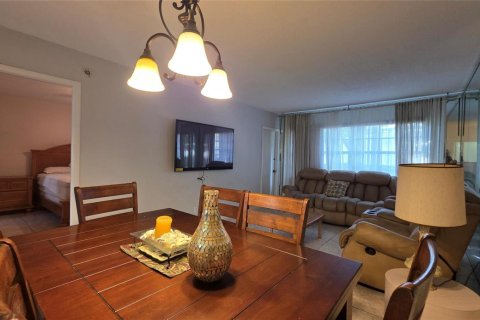 Condominio en venta en Lauderdale Lakes, Florida, 1 dormitorio, 63.55 m2 № 2153900 - foto 6