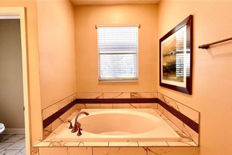 House in Davenport, Florida 8 bedrooms, 363.15 sq.m. № 1027280 - photo 26