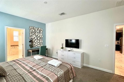House in Davenport, Florida 8 bedrooms, 363.15 sq.m. № 1027280 - photo 23