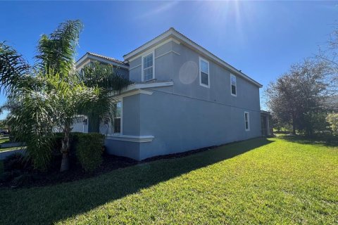 House in Davenport, Florida 8 bedrooms, 363.15 sq.m. № 1027280 - photo 3