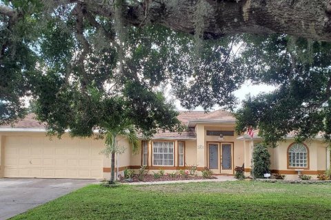House in Venice, Florida 3 bedrooms, 173.36 sq.m. № 683304 - photo 1