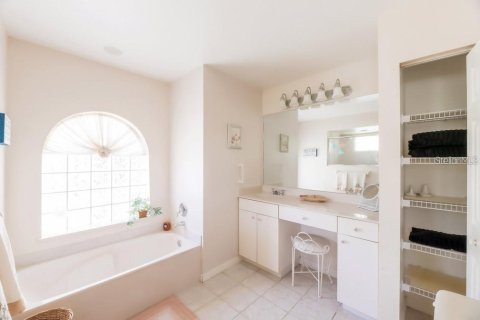 House in Venice, Florida 3 bedrooms, 173.36 sq.m. № 683304 - photo 21