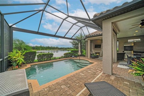 House in Bradenton, Florida 2 bedrooms, 195.19 sq.m. № 2272847