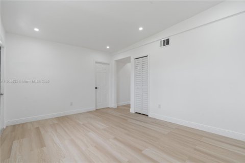 Купить виллу или дом в Вест-Парк, Флорида 4 спальни, 153.57м2, № 1956211 - фото 11