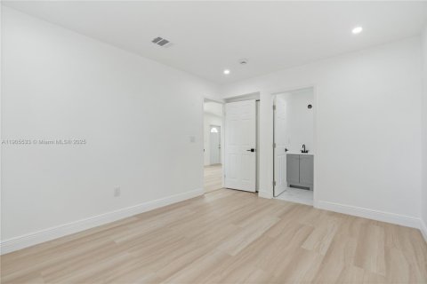 Купить виллу или дом в Вест-Парк, Флорида 4 спальни, 153.57м2, № 1956211 - фото 16