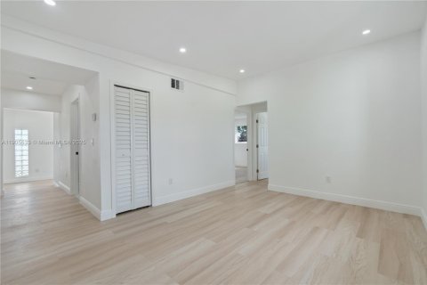 Купить виллу или дом в Вест-Парк, Флорида 4 спальни, 153.57м2, № 1956211 - фото 8