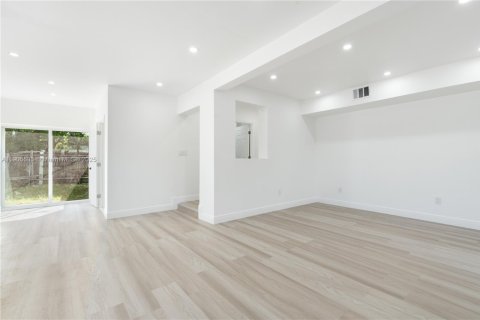 Купить виллу или дом в Вест-Парк, Флорида 4 спальни, 153.57м2, № 1956211 - фото 3