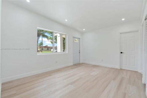 Купить виллу или дом в Вест-Парк, Флорида 4 спальни, 153.57м2, № 1956211 - фото 10