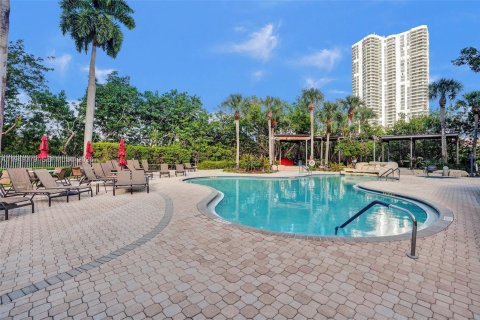 Condominio en alquiler en Aventura, Florida, 2 dormitorios № 2011749 - foto 13