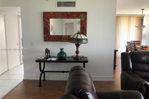 Condominio en alquiler en Aventura, Florida, 2 dormitorios № 2011749 - foto 3