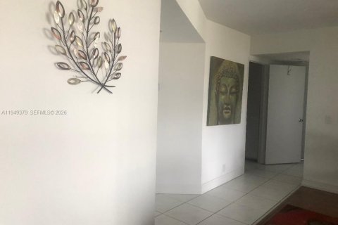 Condominio en alquiler en Aventura, Florida, 2 dormitorios № 2011749 - foto 9