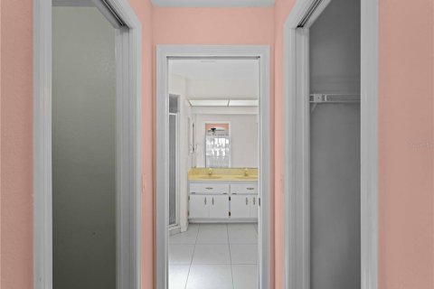 Купить виллу или дом в Пунта-Горда, Флорида 9 комнат, 188.22м2, № 2227490 - фото 12