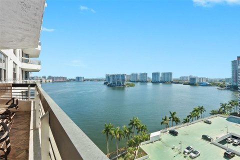 Copropriété à vendre à Aventura, Floride: 2 chambres, 126.81 m2 № 2065561 - photo 22