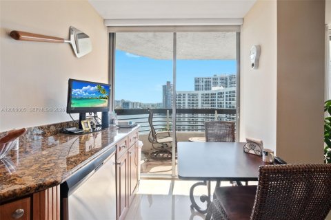 Copropriété à vendre à Aventura, Floride: 2 chambres, 126.81 m2 № 2065561 - photo 8