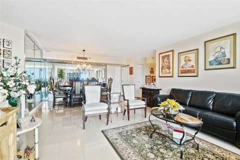 Copropriété à vendre à Aventura, Floride: 2 chambres, 126.81 m2 № 2065561 - photo 2