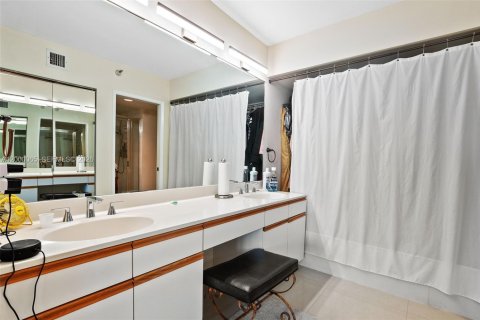 Copropriété à vendre à Aventura, Floride: 2 chambres, 126.81 m2 № 2065561 - photo 14