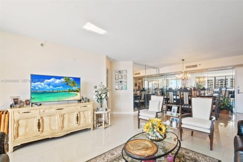 Copropriété à vendre à Aventura, Floride: 2 chambres, 126.81 m2 № 2065561 - photo 4