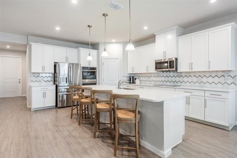 House in Wesley Chapel, Florida 5 bedrooms, 280.66 sq.m. № 1551864 - photo 7
