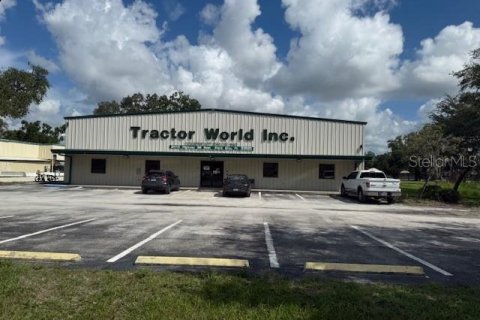 Commercial property in Plant City, Florida 743.22 sq.m. № 2367397