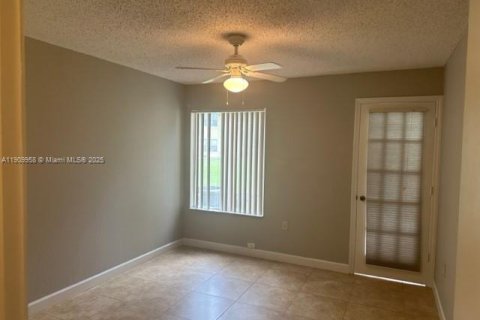 Condo in Sunrise, Florida, 1 bedroom № 1965290 - photo 12