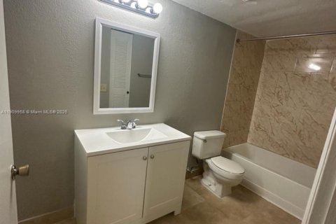 Condo in Sunrise, Florida, 1 bedroom № 1965290 - photo 9