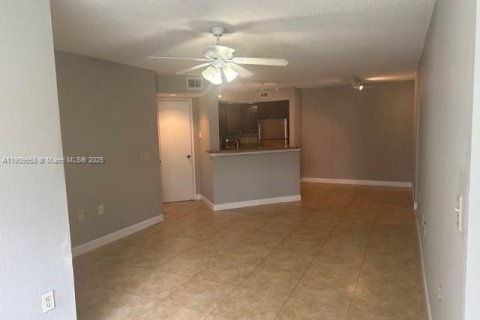 Condo in Sunrise, Florida, 1 bedroom № 1965290 - photo 14
