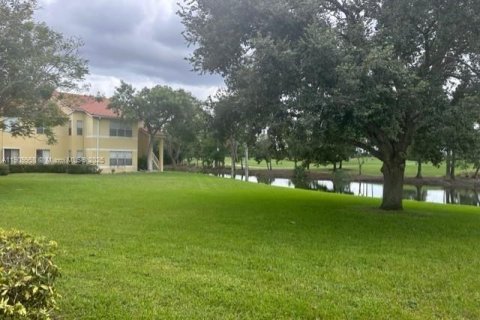 Condo in Sunrise, Florida, 1 bedroom № 1965290 - photo 16