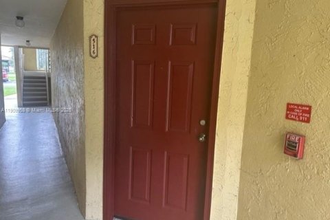 Condo in Sunrise, Florida, 1 bedroom № 1965290 - photo 2