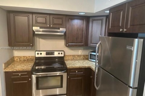 Condo in Sunrise, Florida, 1 bedroom № 1965290 - photo 6