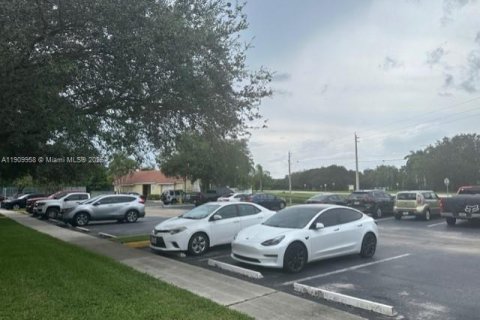 Condo in Sunrise, Florida, 1 bedroom № 1965290 - photo 20