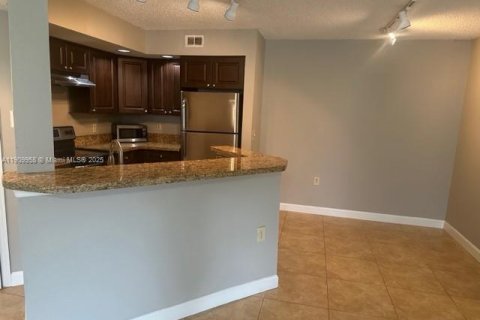 Condo in Sunrise, Florida, 1 bedroom № 1965290 - photo 4