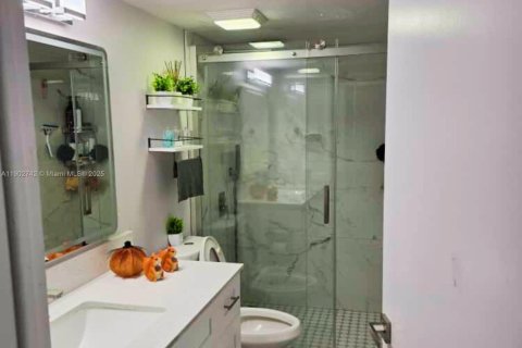 Снять в аренду кондоминиум в Майами, Флорида 2 спальни, 66.98м2, № 1953069 - фото 8