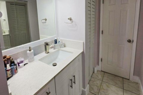 Снять в аренду кондоминиум в Майами, Флорида 2 спальни, 66.98м2, № 1953069 - фото 7