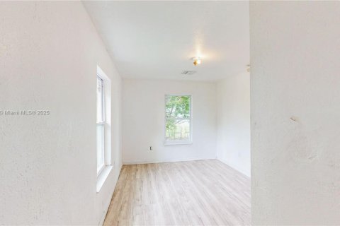 Propiedad comercial en venta en Miami, Florida, 319.96 m2 № 1950712 - foto 21