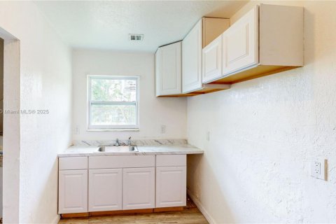 Propiedad comercial en venta en Miami, Florida, 319.96 m2 № 1950712 - foto 30