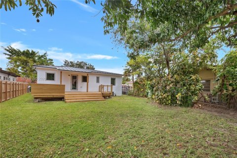 Villa ou maison à louer à Miami, Floride: 3 chambres, 75.25 m2 № 2019802 - photo 20
