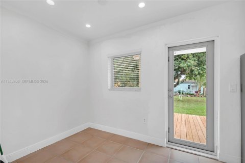 Villa ou maison à louer à Miami, Floride: 3 chambres, 75.25 m2 № 2019802 - photo 10