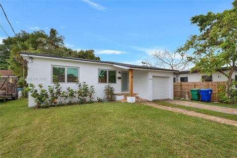 Villa ou maison à louer à Miami, Floride: 3 chambres, 75.25 m2 № 2019802 - photo 2