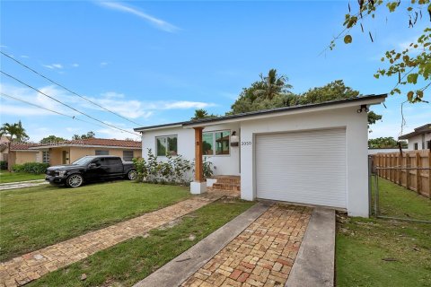 Villa ou maison à louer à Miami, Floride: 3 chambres, 75.25 m2 № 2019802 - photo 3
