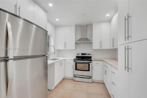 Villa ou maison à louer à Miami, Floride: 3 chambres, 75.25 m2 № 2019802 - photo 9