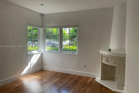 Copropriété à vendre à Miami Beach, Floride: 1 chambre, 56.67 m2 № 1985442 - photo 4