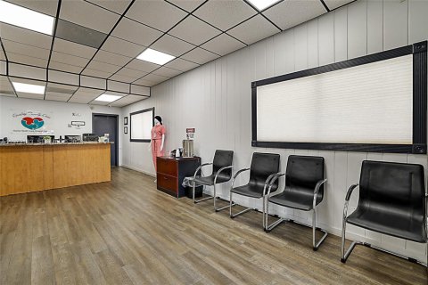 Купить коммерческую недвижимость в Уэст-Палм-Бич, Флорида № 2040807 - фото 5