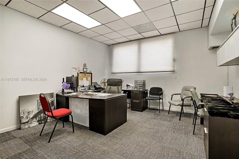 Купить коммерческую недвижимость в Уэст-Палм-Бич, Флорида № 2040807 - фото 29