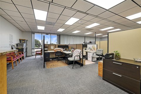 Купить коммерческую недвижимость в Уэст-Палм-Бич, Флорида № 2040807 - фото 11